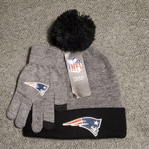 Patriots winter hat and glove set